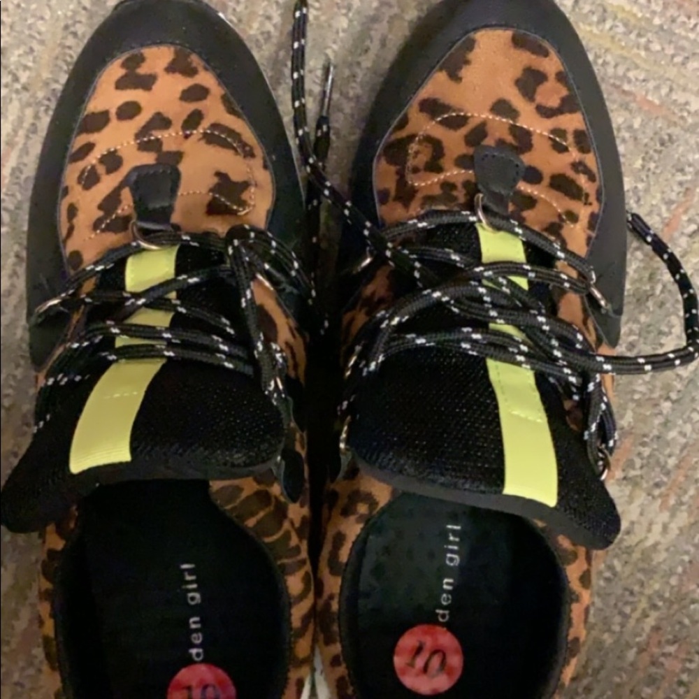 Madden girl tennis shoes